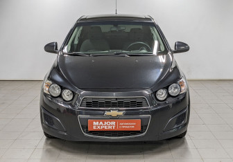 Подержанный автомобиль Chevrolet Aveo Sedan 2015 года (2 фото)