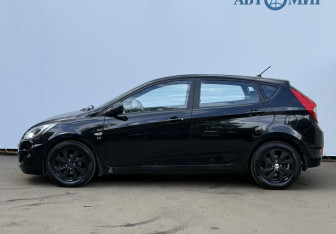 Подержанный автомобиль Hyundai Solaris Hatchback 2013 года (8 фото)