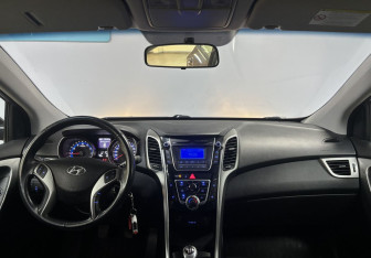 Подержанный автомобиль Hyundai i30 Hatchback 2012 года (12 фото)