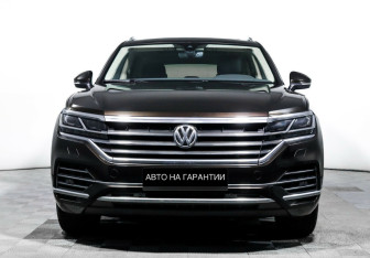 Подержанный автомобиль Volkswagen Touareg 2018 года (2 фото)
