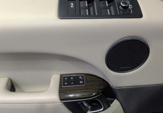 Подержанный автомобиль Land Rover Range Rover Sport 2017 года (29 фото)