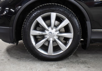 Подержанный автомобиль Infiniti QX50 2014 года (26 фото)
