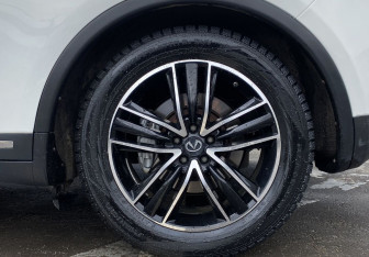 Подержанный автомобиль Infiniti QX70 2016 года (9 фото)