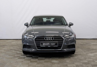 Подержанный автомобиль Audi A3 Sedan 2020 года (2 фото)