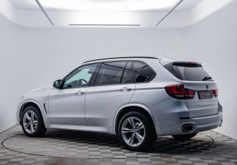 Подержанный автомобиль BMW X5 2018 года (7 фото)