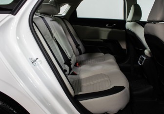 Новый Kia K5 2023 (9 фото)