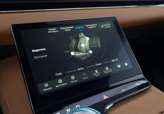 Подержанный автомобиль Voyah Passion 2025 года (18 фото)