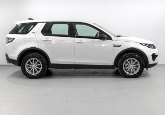 Подержанный автомобиль Land Rover Discovery Sport 2018 года (4 фото)