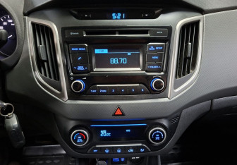 Подержанный автомобиль Hyundai Creta 2017 года (14 фото)