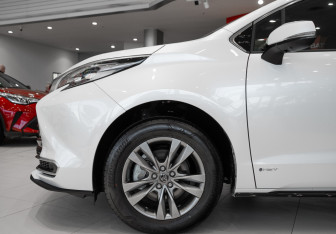 Новый Toyota Sienna 2024 (7 фото)