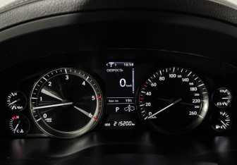 Подержанный автомобиль Lexus LX 2020 года (11 фото)
