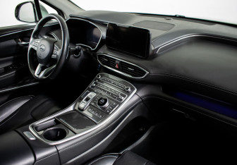 Подержанный автомобиль Hyundai Santa Fe 2021 года (11 фото)