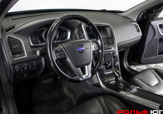 Подержанный автомобиль Volvo XC60 2014 года (15 фото)