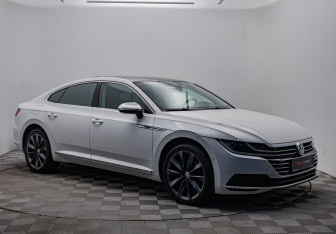 Подержанный автомобиль Volkswagen Arteon 2020 года (7 фото)
