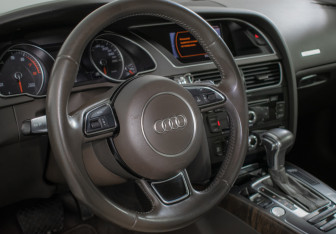 Подержанный автомобиль Audi A5 Coupe 2012 года (13 фото)