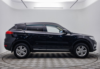 Подержанный автомобиль Geely Atlas 2018 года (6 фото)