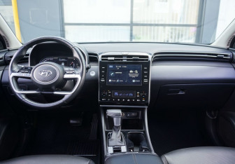 Подержанный автомобиль Hyundai Tucson 2023 года (12 фото)
