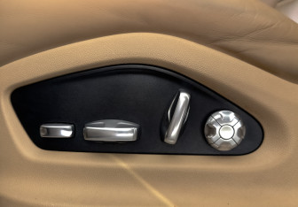 Подержанный автомобиль Porsche Cayenne 2018 года (30 фото)