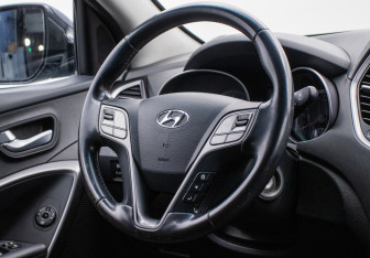 Подержанный автомобиль Hyundai Santa Fe 2013 года (15 фото)