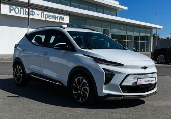 Подержанный автомобиль Chevrolet Bolt 2021 года (14 фото)