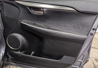 Подержанный автомобиль Lexus NX 2016 года (24 фото)