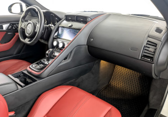 Подержанный автомобиль Jaguar F-Type Coupe 2016 года (11 фото)