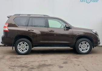 Подержанный автомобиль Toyota Land Cruiser Prado 2017 года (4 фото)