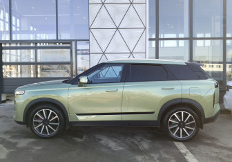 Подержанный автомобиль Jaecoo J7 2023 года (8 фото)