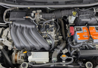 Подержанный автомобиль Nissan Tiida Hatchback 2015 года (9 фото)