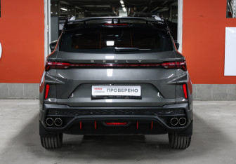 Подержанный автомобиль Geely Coolray 2023 года (6 фото)