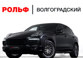Подержанный автомобиль Porsche Cayenne 2016 года (25 фото)