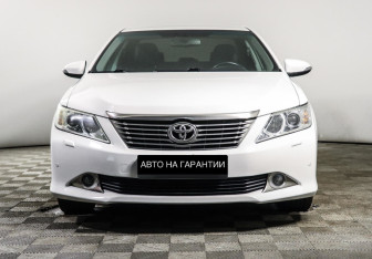 Подержанный автомобиль Toyota Camry Sedan 2013 года (2 фото)