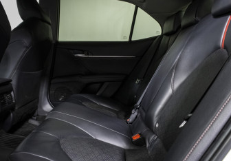 Подержанный автомобиль Toyota Camry Sedan 2021 года (10 фото)