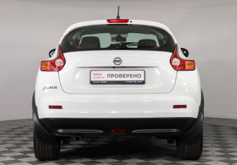 Подержанный автомобиль Nissan Juke 2014 года (6 фото)
