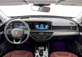 Подержанный автомобиль Hongqi HS5 2023 года (14 фото)