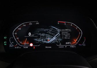 Подержанный автомобиль BMW X5 2021 года (16 фото)