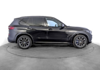 Подержанный автомобиль BMW X5 2021 года (4 фото)