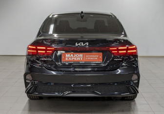 Подержанный автомобиль Kia Cerato Sedan 2021 года (6 фото)