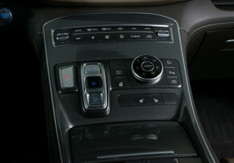 Подержанный автомобиль Hyundai Santa Fe 2022 года (14 фото)