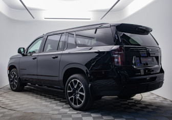 Подержанный автомобиль Chevrolet Suburban 2023 года (2 фото)