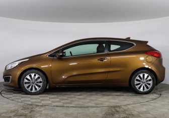 Подержанный автомобиль Kia Ceed Hatchback 2017 года (8 фото)