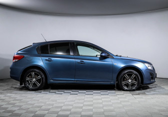 Подержанный автомобиль Chevrolet Cruze Hatchback 2013 года (4 фото)
