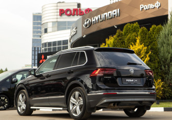 Подержанный автомобиль Volkswagen Tiguan 2018 года (5 фото)