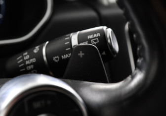 Подержанный автомобиль Land Rover Range Rover 2014 года (16 фото)