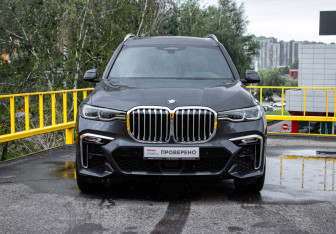 Подержанный автомобиль BMW X7 2019 года (2 фото)