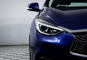 Подержанный автомобиль Infiniti Q30 2017 года (16 фото)