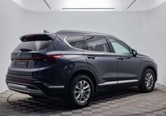 Подержанный автомобиль Hyundai Santa Fe 2021 года (5 фото)