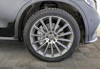 Подержанный автомобиль Mercedes-Benz GLC AMG 2017 года (18 фото)