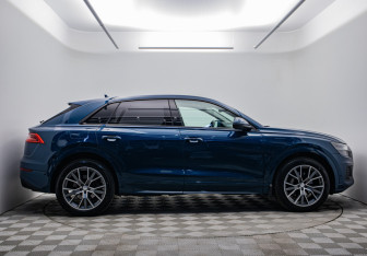Подержанный автомобиль Audi Q8 2019 года (4 фото)