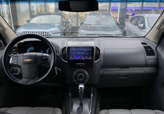 Подержанный автомобиль Chevrolet TrailBlazer 2012 года (11 фото)